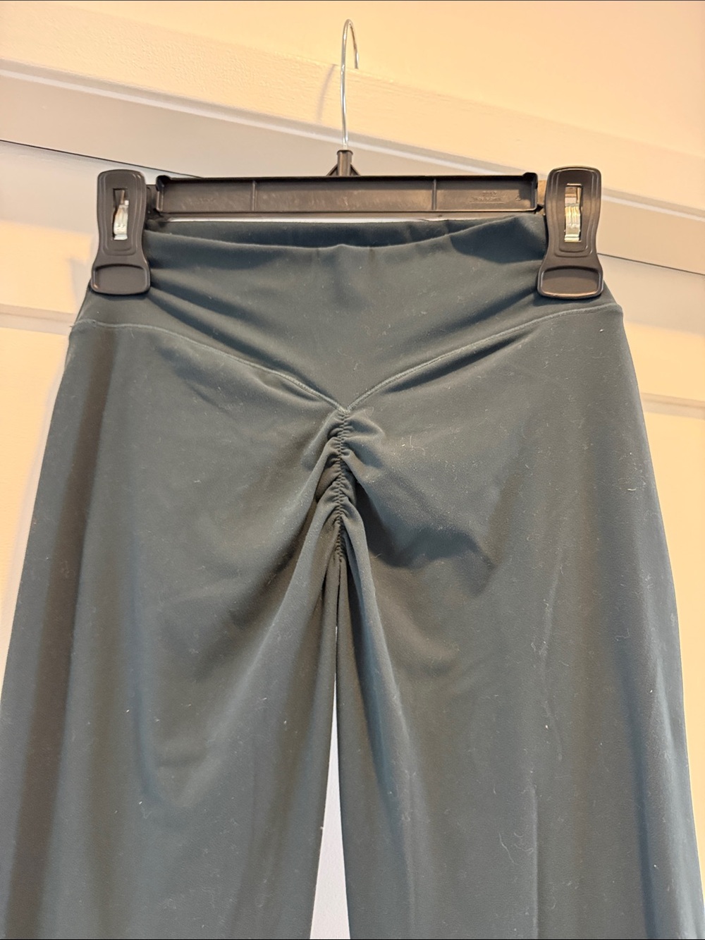 Stacci Athletics Lumi leggings in Dark Cypress- Sz m - Picture 3 of 4
